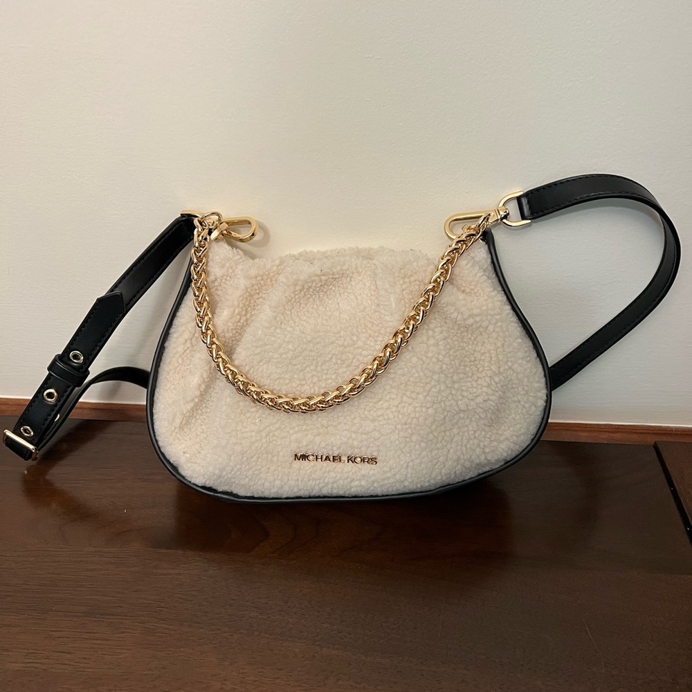 Michael Kors sherpa + leather bag ( barely used in like new condition)